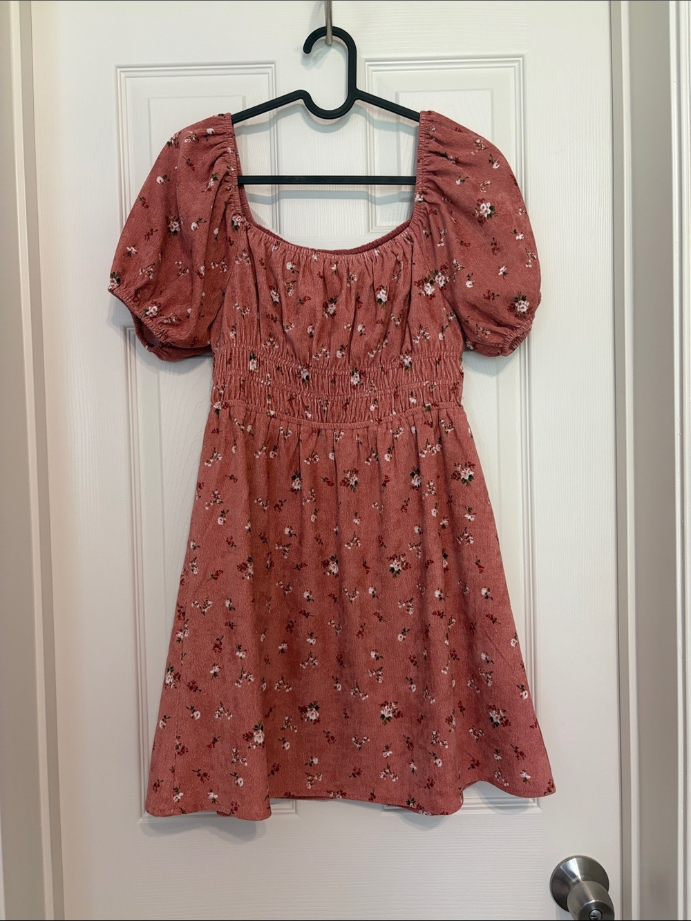 Francesca’s Girls short floral dress with puff sleeves - Size XL (14)